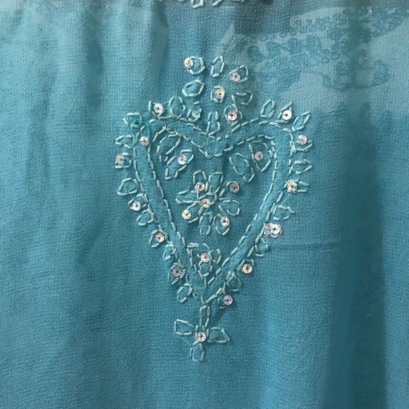 Woman’s Betty B. Top size one size fits all - Picture 7 of 8